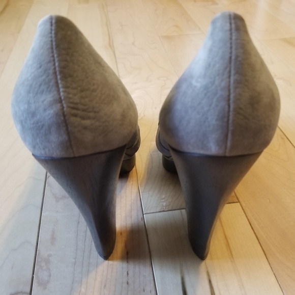 NWT BCBG Max Azria Nole gray metallic chunky heels - Picture 5 of 8